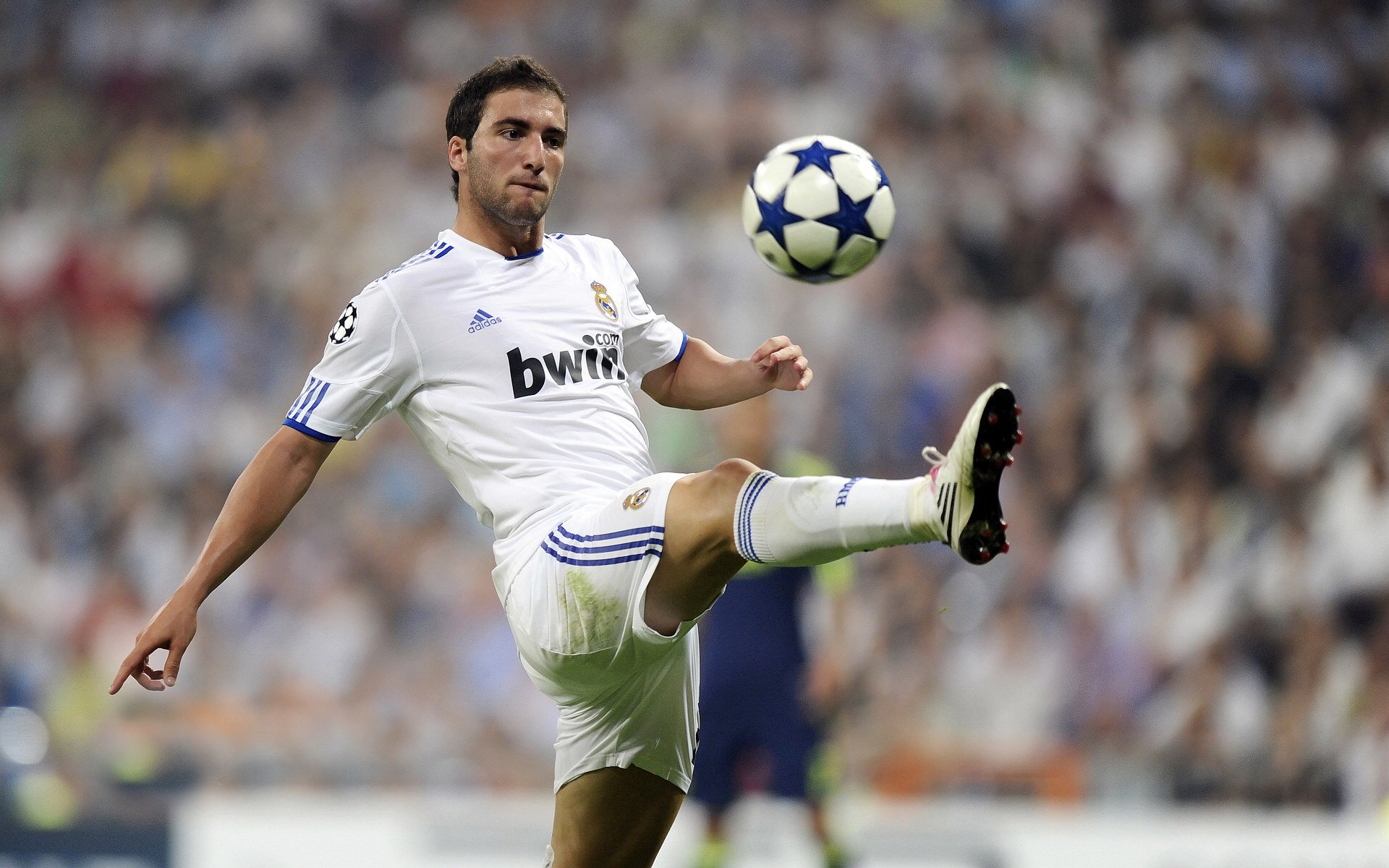 一锤定音,詹姆斯如何让总决赛之夜提前失去悬念