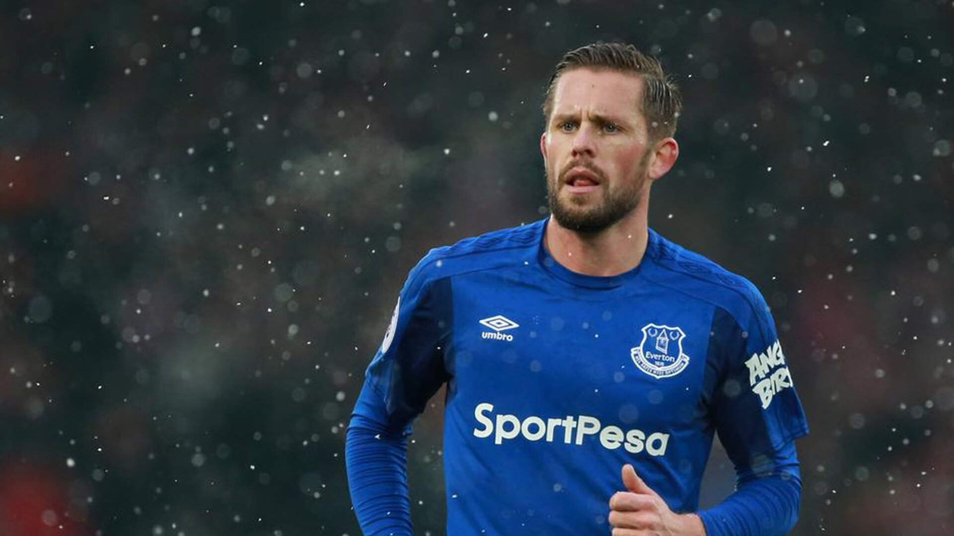 赛道上的绝杀与惊艳，索伯的逆袭与维斯塔潘的统治力