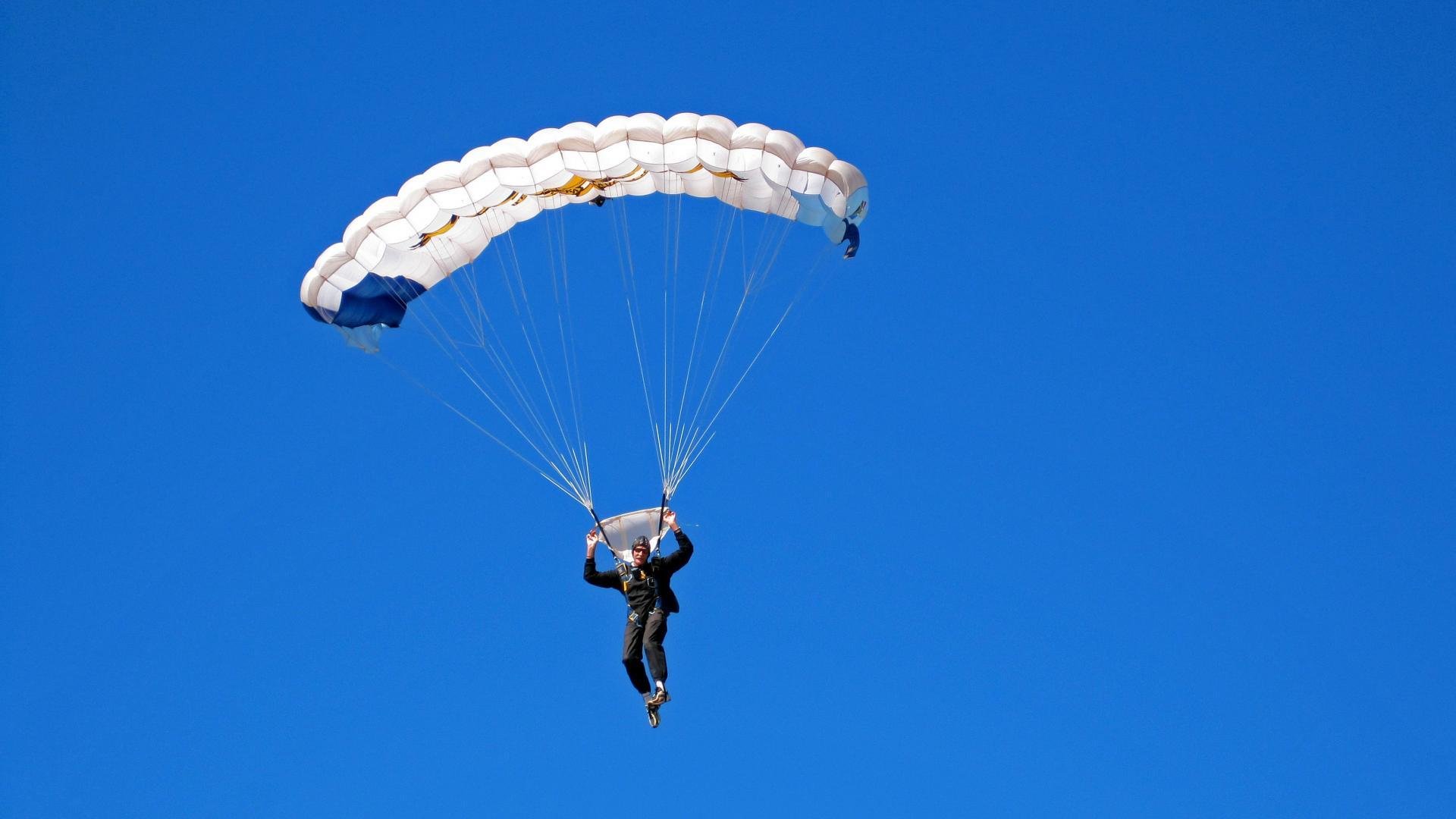 黄鸭组合刷新纪录，马来西亚队完胜丹麦队书写羽坛新篇章